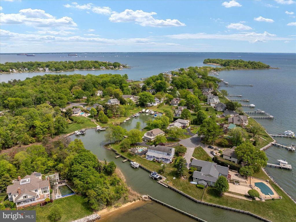 Image 72 of property listing at 3718 RAMSGATE DR, Annapolis, MD 21403