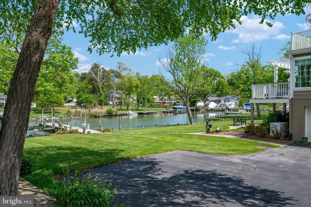 Image 76 of property listing at 3718 RAMSGATE DR, Annapolis, MD 21403