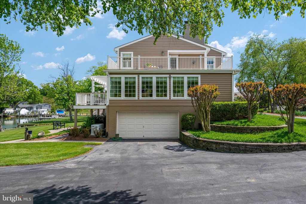 Image 77 of property listing at 3718 RAMSGATE DR, Annapolis, MD 21403