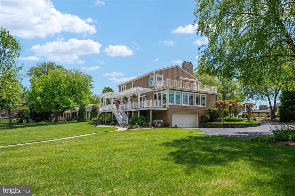 Image 78 of property listing at 3718 RAMSGATE DR, Annapolis, MD 21403