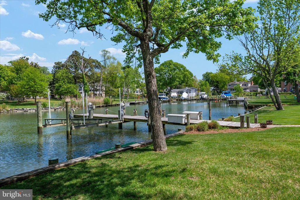 Image 80 of property listing at 3718 RAMSGATE DR, Annapolis, MD 21403