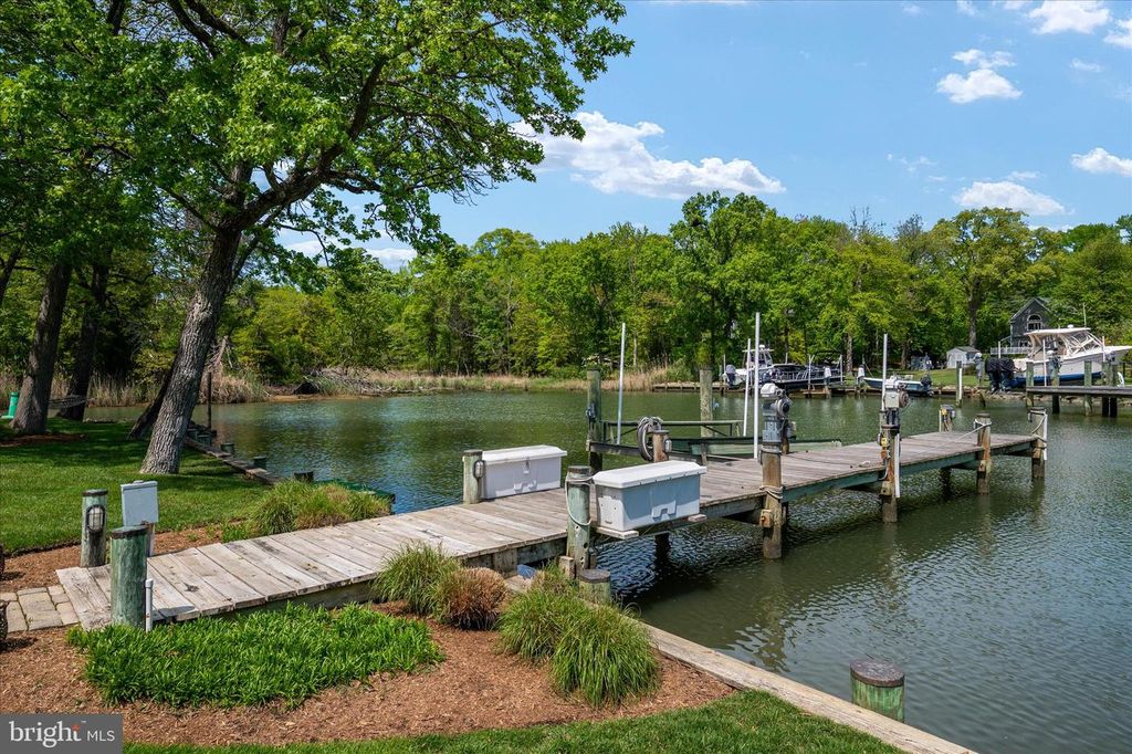 Image 82 of property listing at 3718 RAMSGATE DR, Annapolis, MD 21403
