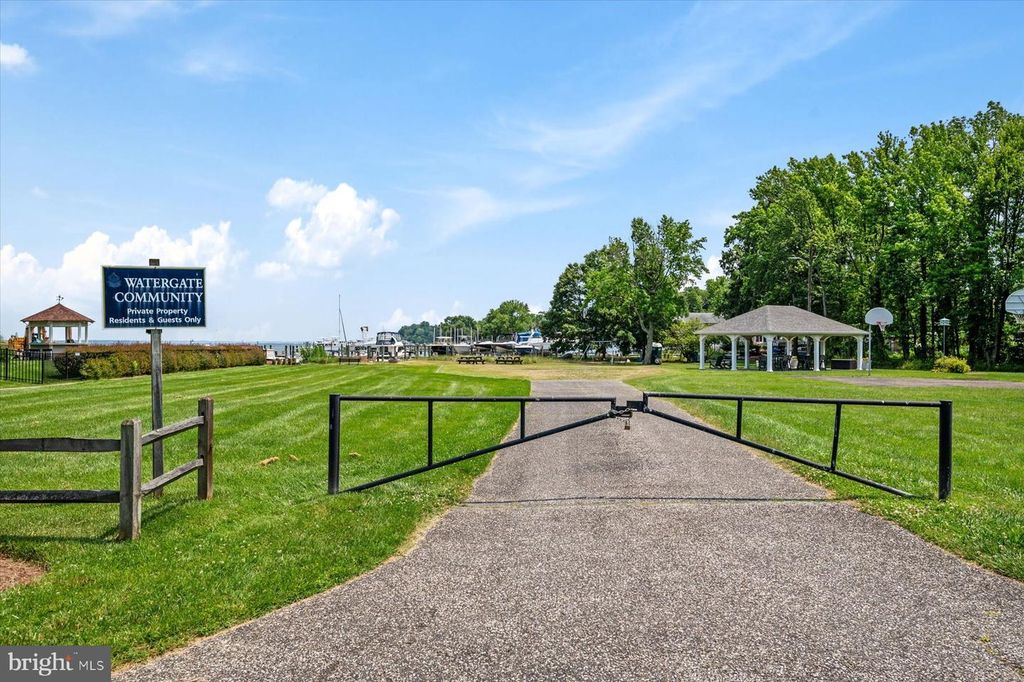 Image 92 of property listing at 3718 RAMSGATE DR, Annapolis, MD 21403