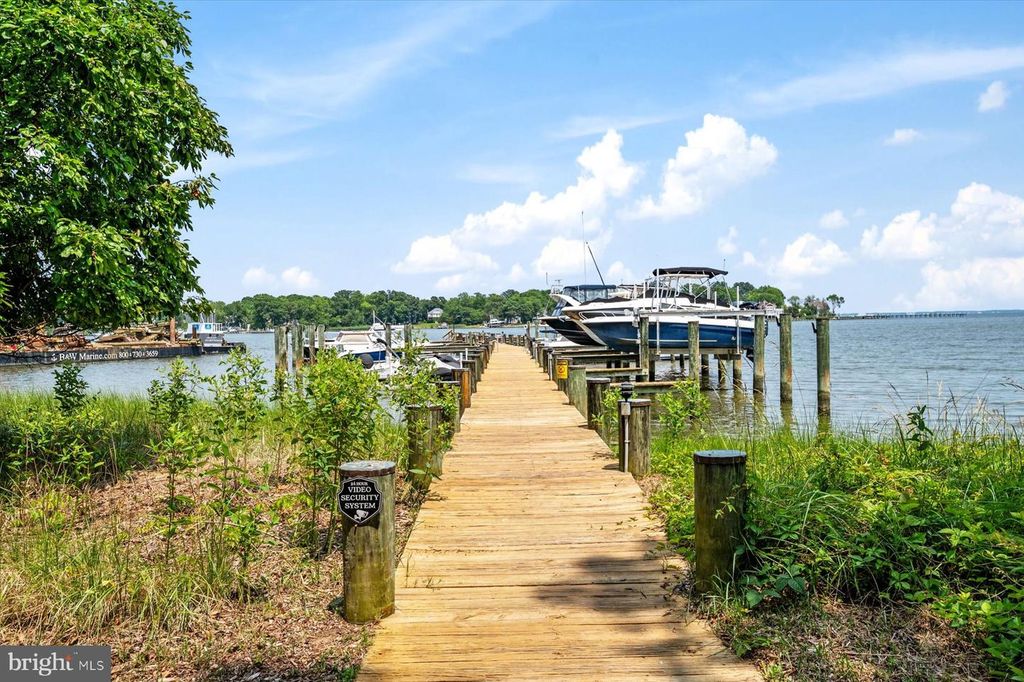 Image 93 of property listing at 3718 RAMSGATE DR, Annapolis, MD 21403
