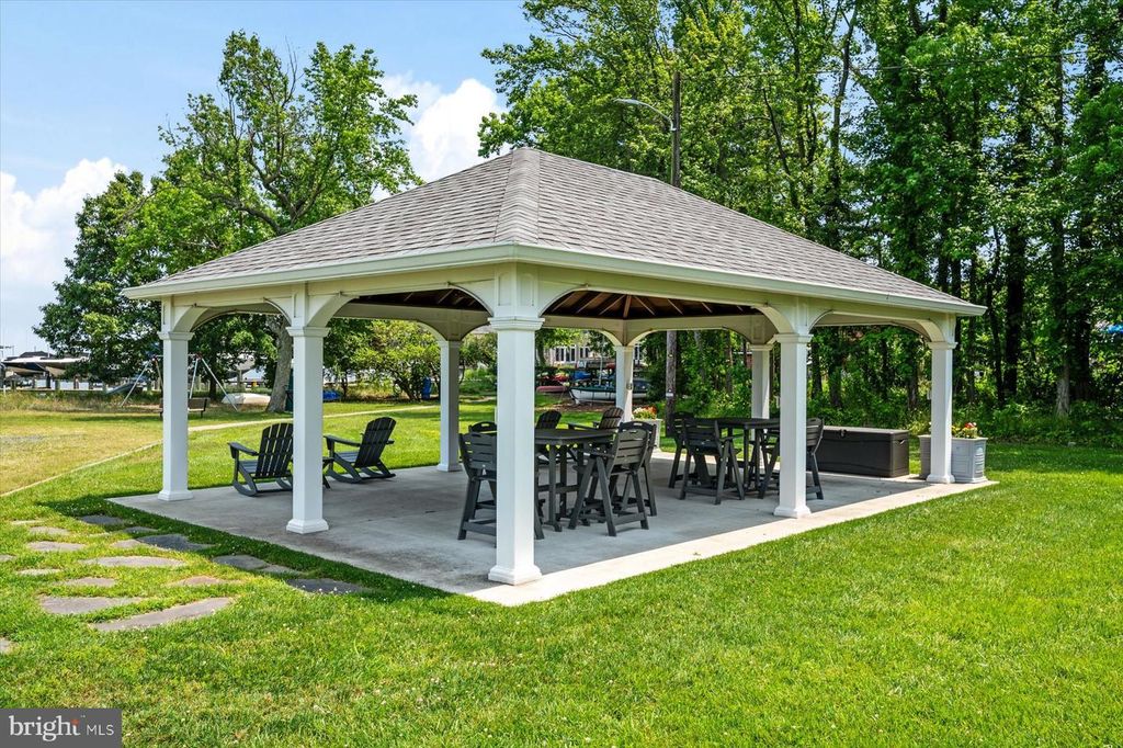 Image 98 of property listing at 3718 RAMSGATE DR, Annapolis, MD 21403