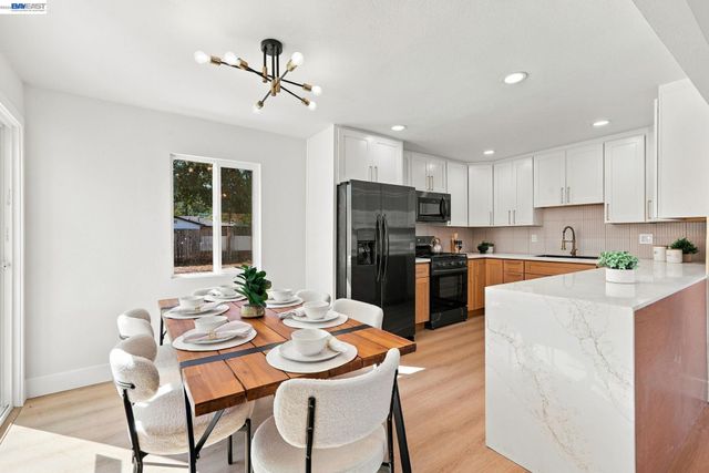 3200 Sheffield Pl, Concord, CA 94518
