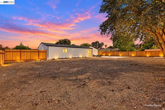 3200 Sheffield Pl, Concord, CA 94518
