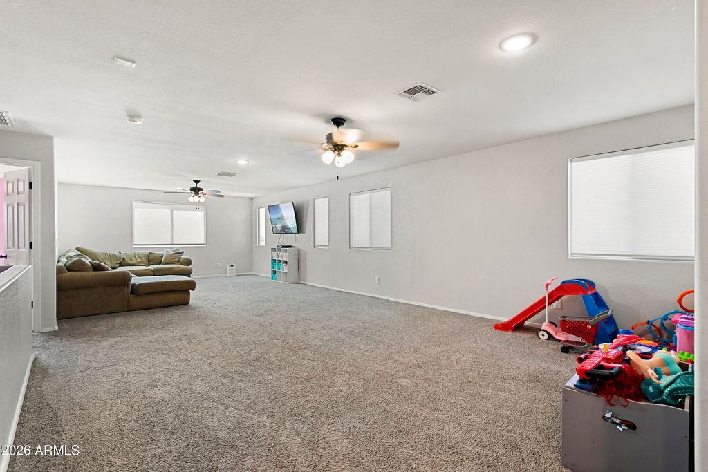 Image 24 of property listing at 6814 N 88TH Lane, Glendale, AZ 85305