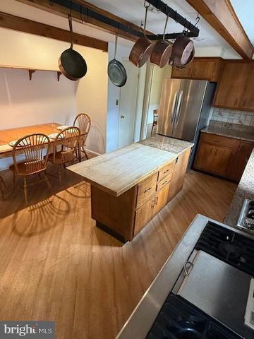 11209 FARMLAND DR, Rockville, MD 20852