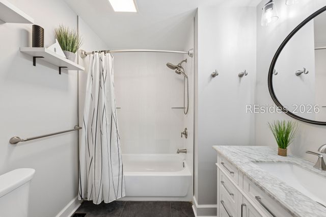 15 Deallyon Ave Apt 18, Hilton Head Island, SC 29928