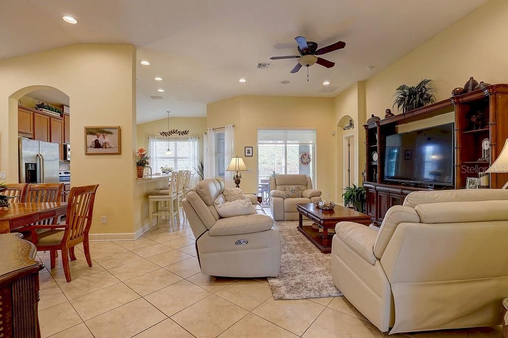 Image 5 of property listing at 2542 CORTENOVA COURT, Venice, FL 34292