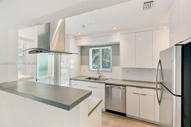 2240 SW 24th Ave, Miami, FL 33145
