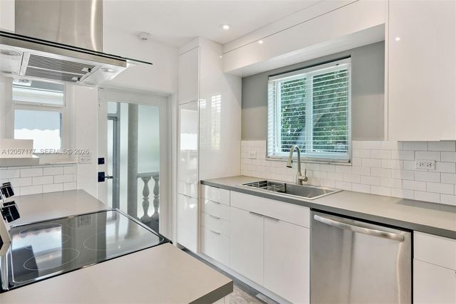 2240 SW 24th Ave, Miami, FL 33145