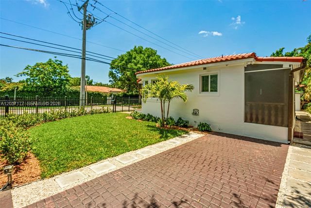 2240 SW 24th Ave, Miami, FL 33145