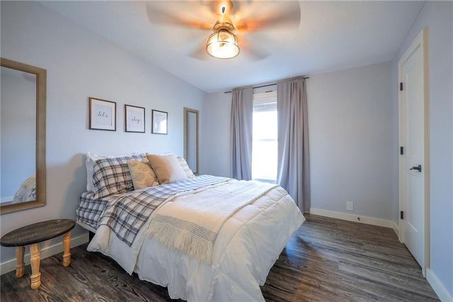 811 N 900th Road, Lawrence, KS 66047