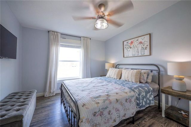 811 N 900th Road, Lawrence, KS 66047