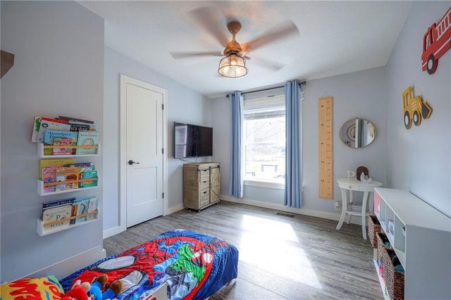 811 N 900th Road, Lawrence, KS 66047