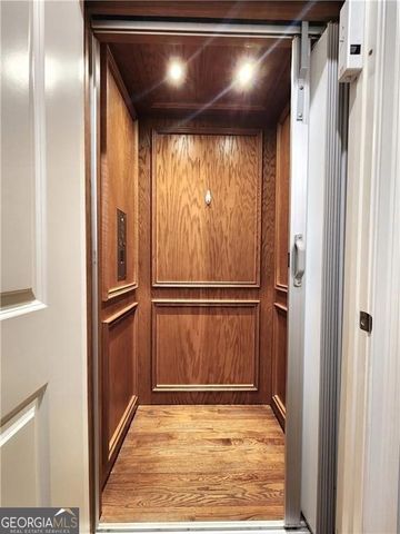 350 Mystic Ridge Lane, Atlanta, GA 30342