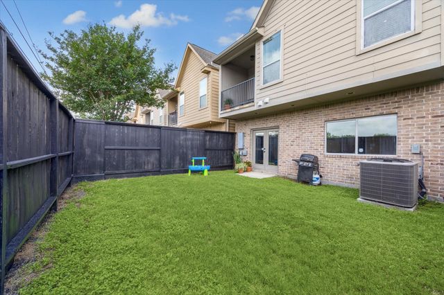 210 Grove Street, Houston, TX 77020