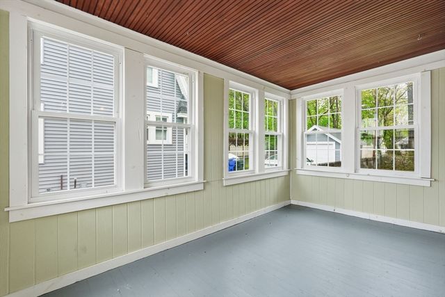 77 Dorset St, Springfield, MA 01108