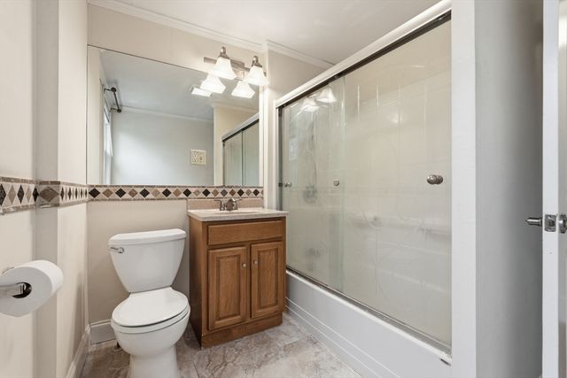 77 Dorset St, Springfield, MA 01108