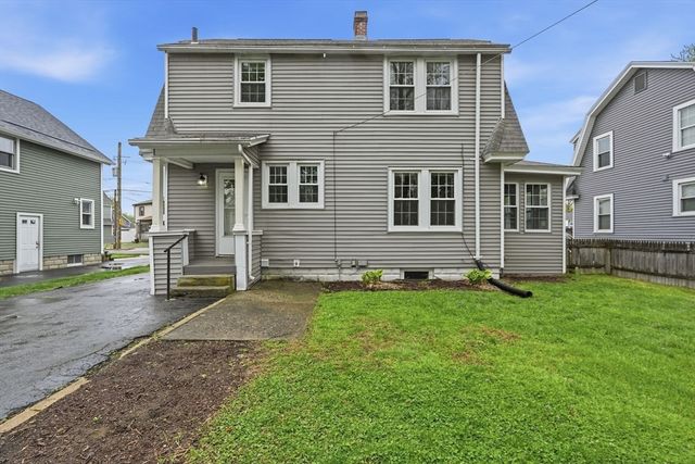 77 Dorset St, Springfield, MA 01108