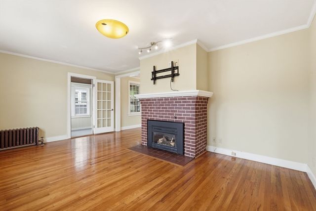 77 Dorset St, Springfield, MA 01108