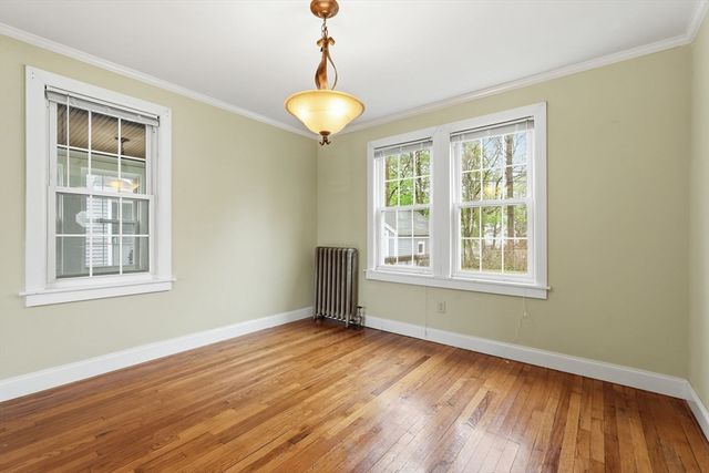 77 Dorset St, Springfield, MA 01108