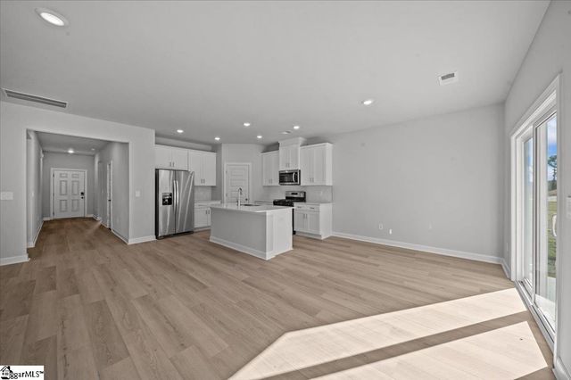 560 Cozy Bluff Road, Spartanburg, SC 29301