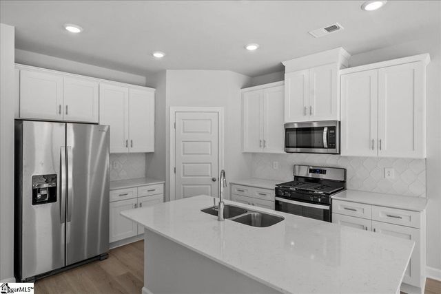 560 Cozy Bluff Road, Spartanburg, SC 29301