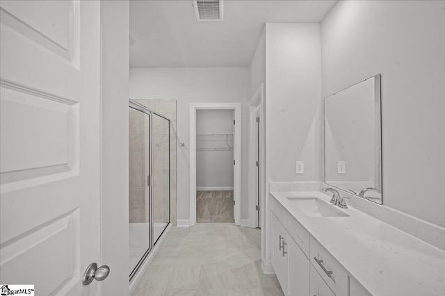 560 Cozy Bluff Road, Spartanburg, SC 29301