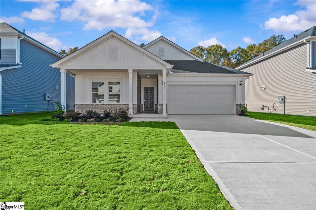 560 Cozy Bluff Road, Spartanburg, SC 29301