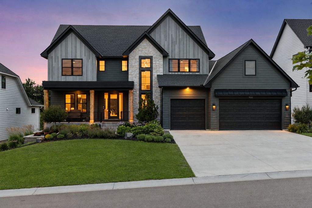 9592 Iron Horse Road, Woodbury, MN 55129 — exterior