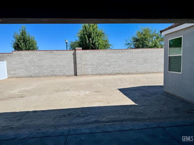 15200 Garethford Street, Bakersfield, CA 93311