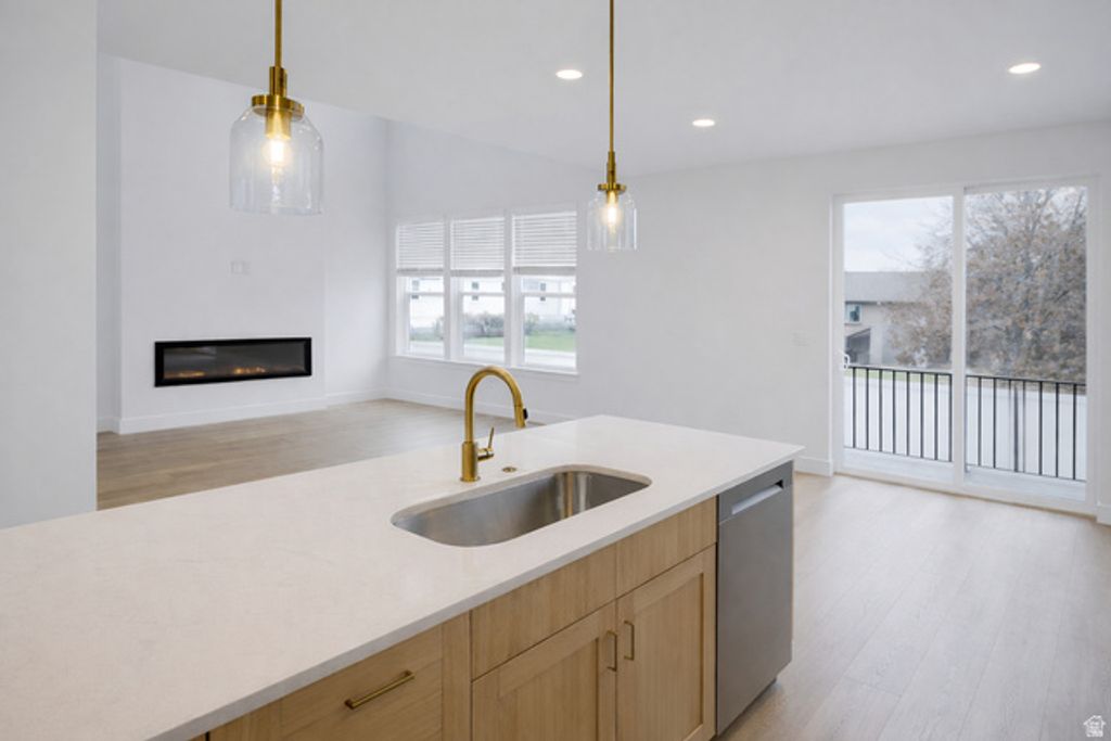 Image 4 of property listing at 6716 S VAUGHN LN #22, Midvale, UT 84047