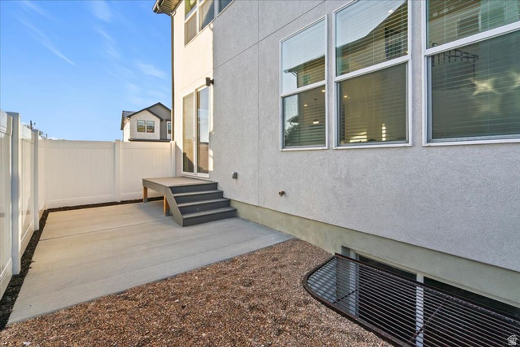 Image 6 of property listing at 6716 S VAUGHN LN #22, Midvale, UT 84047