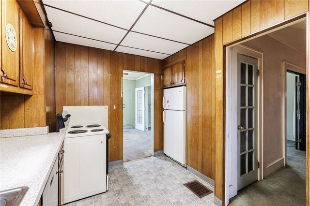 22 Grassmere Park, Rochester, NY 14612