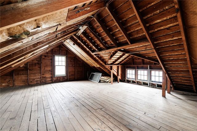 22 Grassmere Park, Rochester, NY 14612