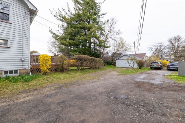 22 Grassmere Park, Rochester, NY 14612