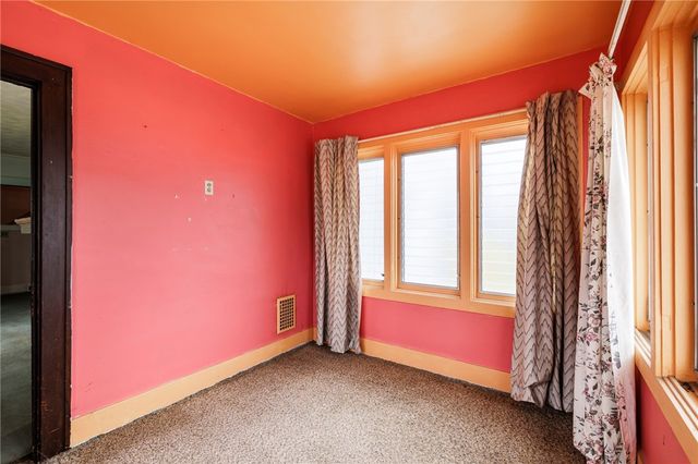 22 Grassmere Park, Rochester, NY 14612