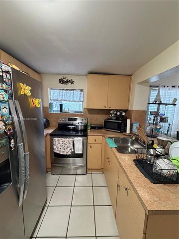 400 NW 44th Ave, Miami, FL 33126