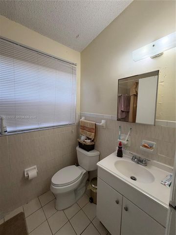 400 NW 44th Ave, Miami, FL 33126