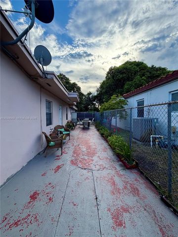 400 NW 44th Ave, Miami, FL 33126