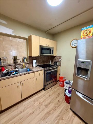 400 NW 44th Ave, Miami, FL 33126