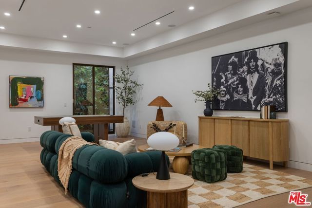 1845 Coldwater Canyon Drive, Beverly Hills, CA 90210