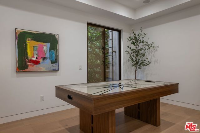 1845 Coldwater Canyon Drive, Beverly Hills, CA 90210