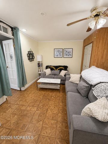 333 S Lincoln Avenue, Oakhurst, NJ 07755
