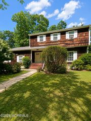 333 S Lincoln Avenue, Oakhurst, NJ 07755