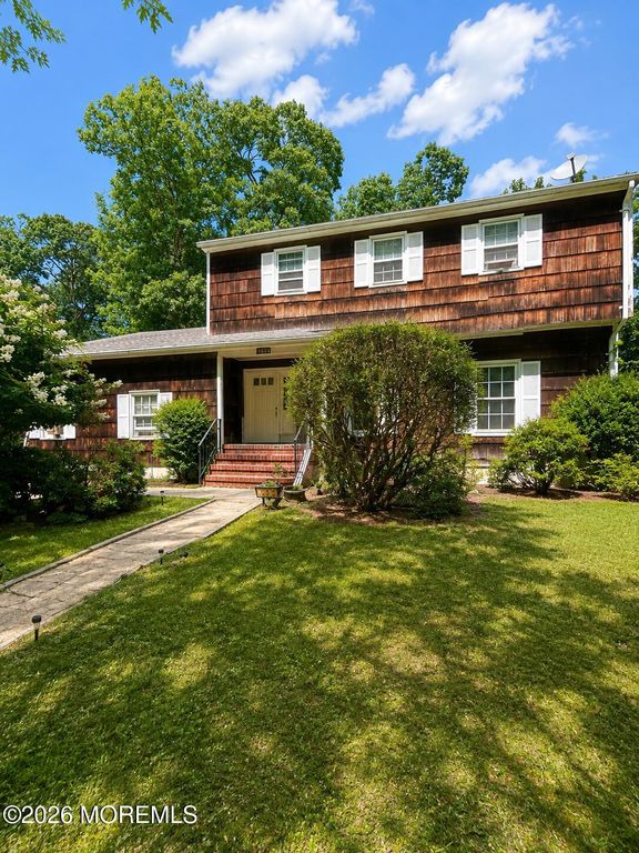 333 S Lincoln Avenue, Oakhurst, NJ 07755