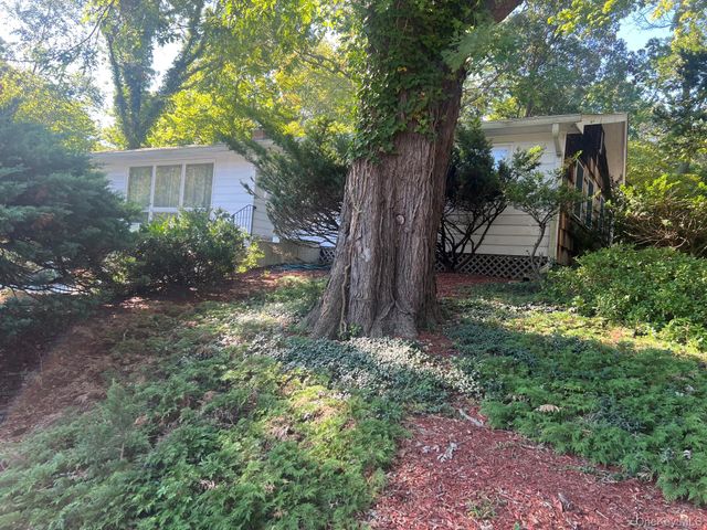 40 Laurel Drive, Port Jefferson, NY 11777
